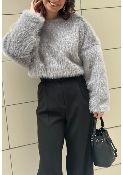 Kadın Gri Crop Kürk Kazak