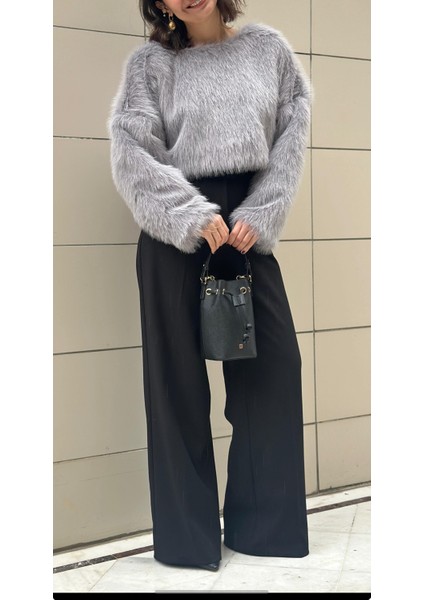 Kadın Gri Crop Kürk Kazak fırsatları