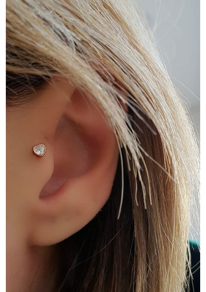 Pırlanta Parlaklığında Zirkon Taşlı 925AYAR Gümüş Rose Kalp Figürlü Tragus Piercing