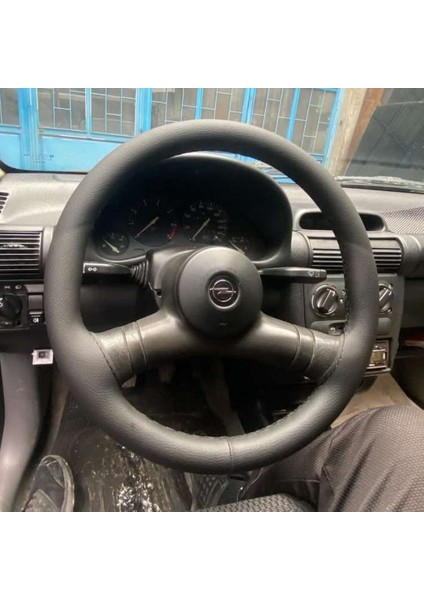 DİKİŞLİ DİREKSİYON KILIFI SİYAH DERİ/DİKİŞLİ OPEL CORSA İÇİN fiyatları