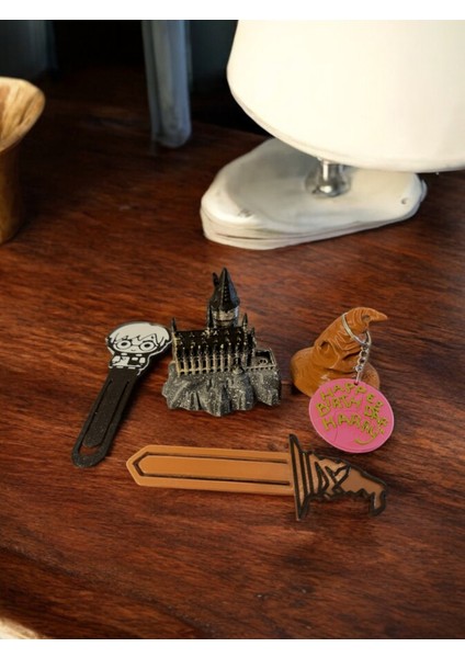 Harry Potter 5'li Mini Set (Hogwarts, Seçmen Şapka ve Pasta Anahtarlık, 2 Adet Kitap Ayracı)