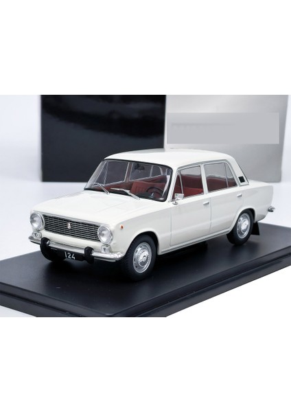 1:24 Whitebox 1970 Fiat 124