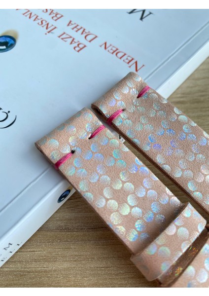 El Dikişi Pembe Hologram Desen Kırmızı Dikiş Gerçek Deri Saat Kordonu. Hakiki Deri. 18,20,22,24,26MM. fırsatları