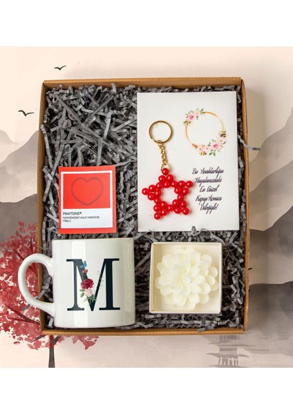 Kişiye Özel Seramik Kupa - Lotus Mum - Kırmızı Yıldız Anahtarlık - Pantone Kart Hediye Seti