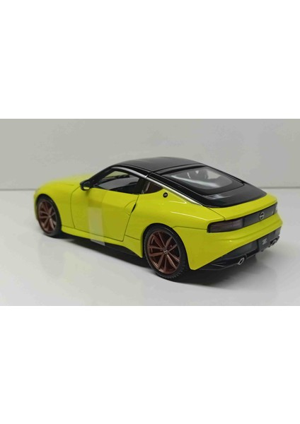 1:24 Ölçek 2023 Nissan Z /// Diecast Metal Araba)
