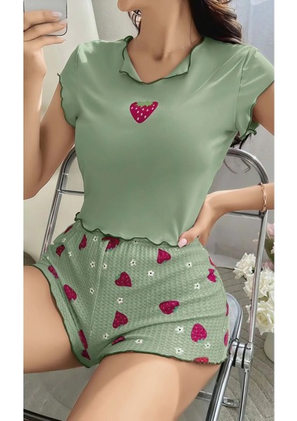 Yeşil Çilek Desenli Kısa Kol Saten Kadın Şortlu 2'li Pijama Gecelik Takımı