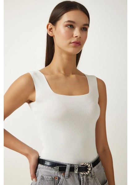 Kadın Beyaz Kare Yaka Triko Crop Bluz modelleri