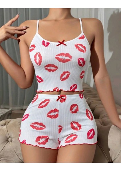 Beyaz Kırmızı Öpücük Desenli Kısa Kol Saten Kadın Şortlu 2'li Pijama Gecelik Takımı