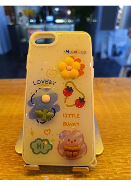 iPhone 7/8/se Uyumlu Kabartma Figürlü Darbe Korumalı Kapak Papatya Kılıf