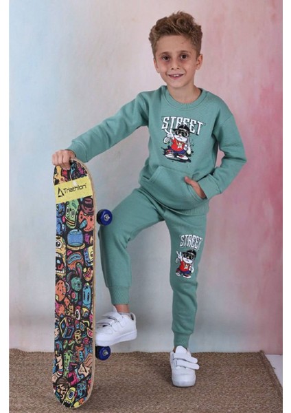 Pjk3i Street Desenli Yeşil Kanguru Cepli 3 Ip Şardonlu Pamuk Erkek Çocuk Eşofman Takımı 3-10 Yaş 7339-Y