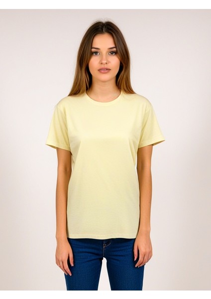 Kadın Krem T-Shirt. Regülar Fit (Normal) Kalıp, Basic Model.
