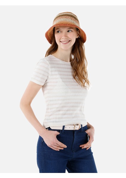 Slim Fit Yuvarlak Yaka Kadın Ekru Kısa Kol Tişört Cl1068428