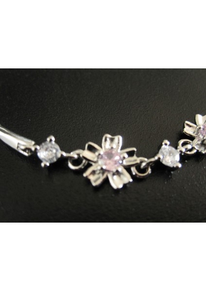 Çiçek Detaylı Gümüş Rengi Zarif Bileklik modelleri