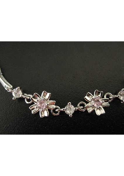 Çiçek Detaylı Gümüş Rengi Zarif Bileklik indirimleri