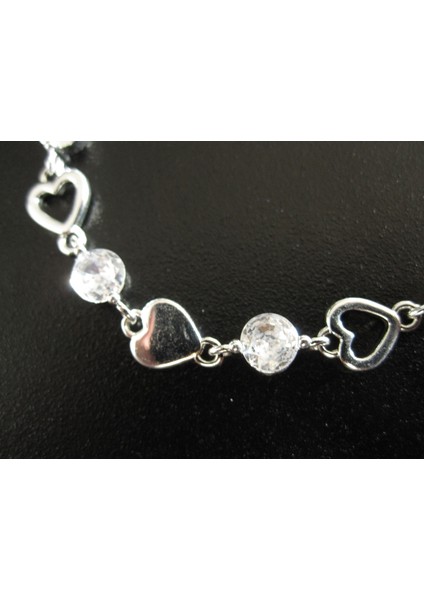 Kalp Detaylı Gümüş Rengi Zarif Bileklik modelleri