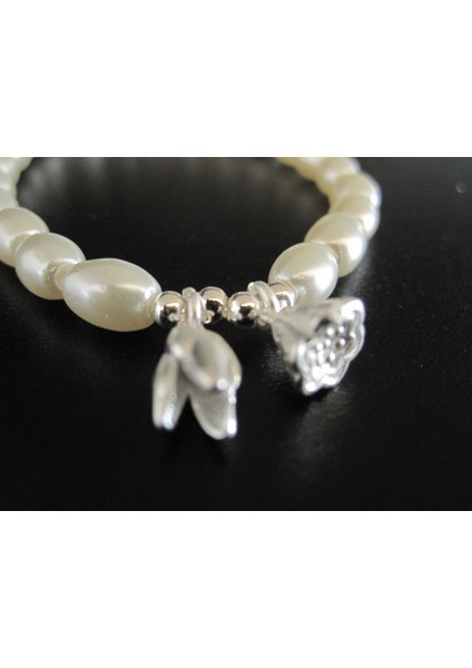 Inci ve Charm Detaylı Şık Bileklik