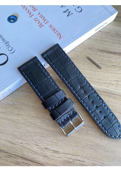 Mavi Dikiş Yerli Üretim Mat Croco Desen Saat Kordonu. 18-20-22-24 ve 26MM Genişlik Seçenekleri.