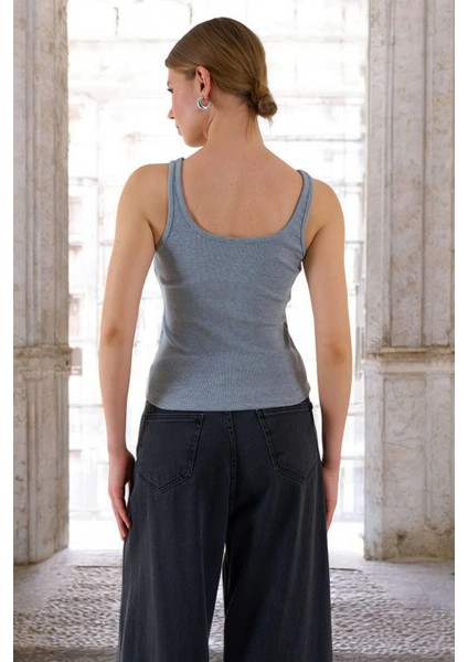 Kadın İnce Askılı Biyeli Fitilli Gri Atlet modelleri