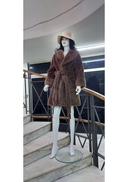 Yaka ve Kollar Kürklü Içi Nubuk Kemerli Kürk Kaban (100 Cm) modelleri