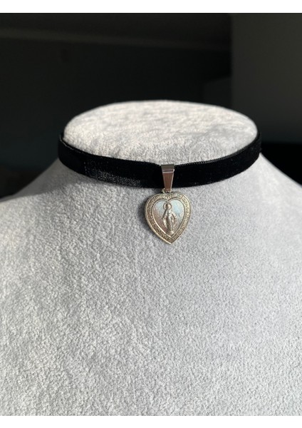 Kadife Kurdeleli Kalp Detaylı Meryem Ana Choker