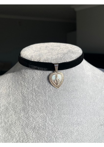 Kadife Kurdeleli Kalp Detaylı Meryem Ana Choker fiyatları