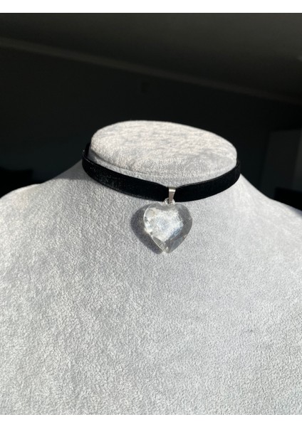Şeffaf Kalpli Kadife Choker