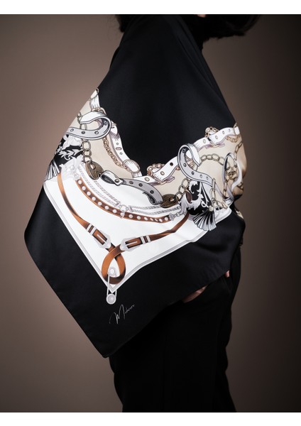 Siyah Gold Zincir Desenli Twill Ipek Eşarp