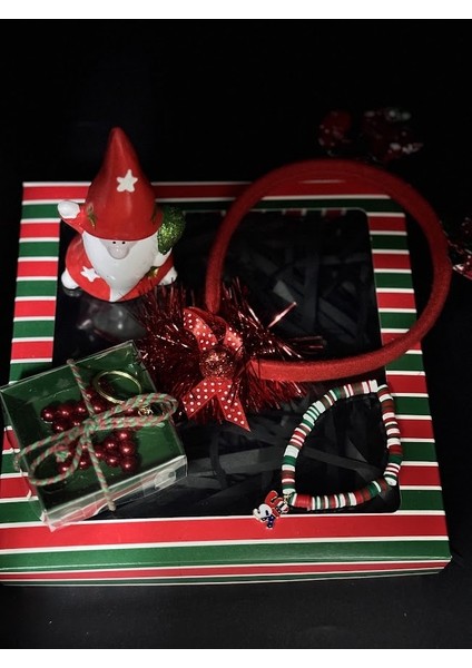 Kırmızı Kutu Içerisinde Bileklik Noel Baba Taç ve Minik Kutu Içerisinde Anahtarlık ,yılbaşı Hediyesi