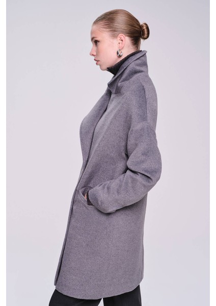 Saykı Woman Gri Dinamik Fit Düz Sivri Yaka Yünlü Manto fiyatları