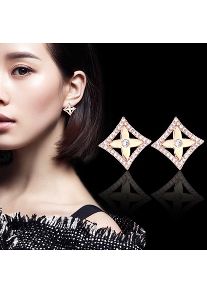 Gümüş Tarzı Yeni Avrupa ve Amerikan Basit Tarz Tatlı Kare Çiçek Zirkon Küpe Takı (Yurt Dışından) fırsatları