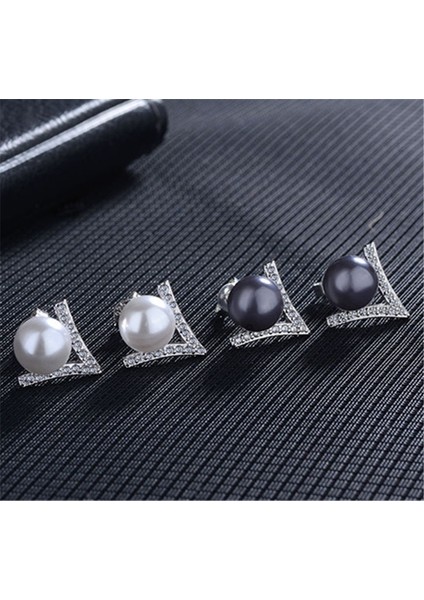 Beyaz Stil 1 Çift Kadın Gümüş Yaratıcı V Şekilli Üçgen Inci Küpe (Yurt Dışından) modelleri