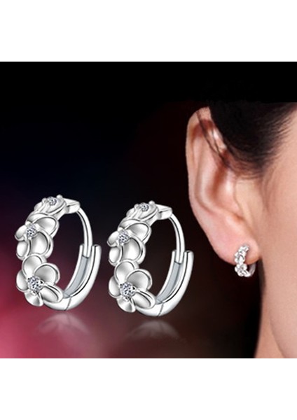 Kadın Kızlar Için 925 Ayar Gümüş Taşlı Hawaii 3 Plumerya Çiçeği Hoop Huggie Küpe (Yurt Dışından)