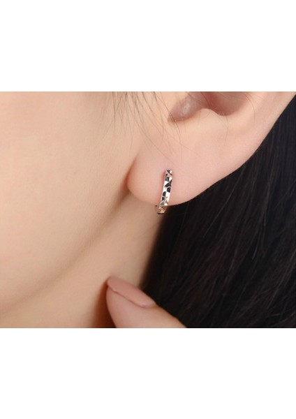 Kadın Kızlar Için 925 Ayar Gümüş Fasetli Küçük Halka Küpe - Huggie (Yurt Dışından) fırsatları