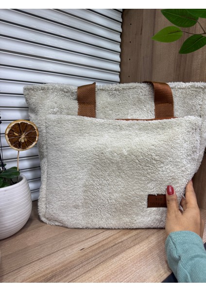 Kadın Peluş Tüylü Salaş Çanta Pofuduk The Tote Bag Yazılı El ve Omuz Çantası
