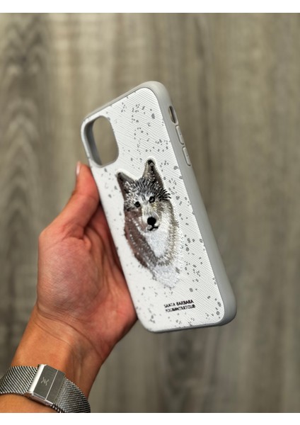 Apple iPhone 11 Kabartma Dikişli Desenli Kılıf