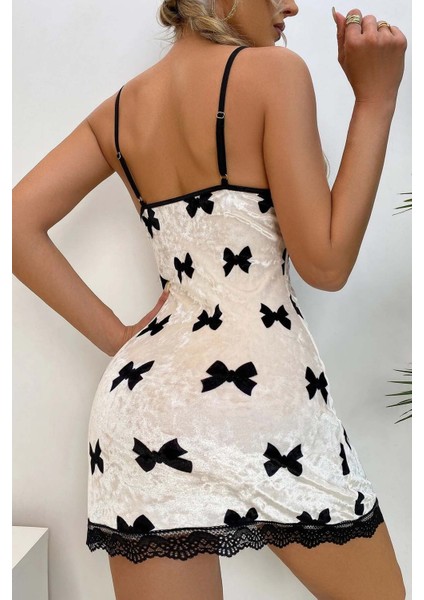 Kadife Kumaşlı, Dantelli ve Baskılı Kadın Pijama Gecelik Takımı – Şık, Rahat ve Zarif Tasarım fiyatları