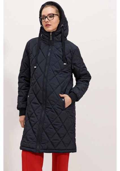 Kadın Lacivert Kapitone Uzun Şişme Mont HZL22W-BD151381 fiyatları