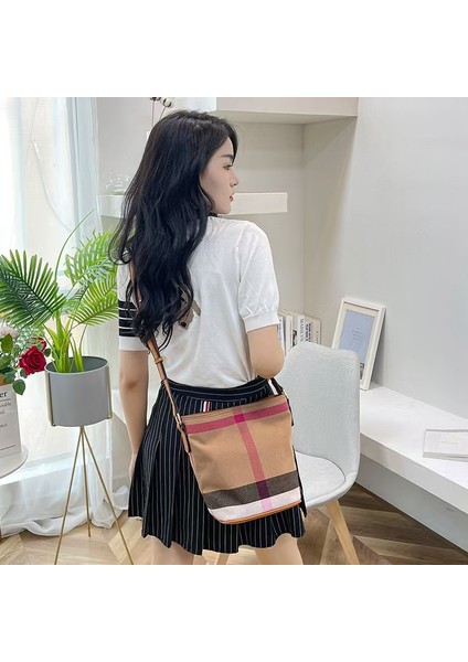 Klasik Plaid Çantası, Küçük Kaba Çantası, 2025'DE Yeni Metura Tek Omuz Çantası, Moda ve Çeşitli, Renk Kadınların Çantasını Karşılaştırıyor. (Yurt Dışından)