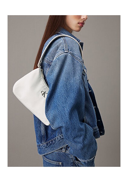 Sleek Nylon Shoulderbag modelleri