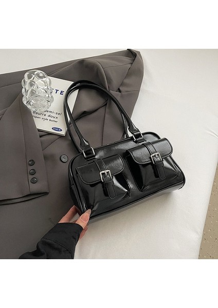 2024 Yeni Kadın Çantası Siyah Kuğu Yastık Çantası Kadın Yeni Hafif Lüks Niş Üst Düzey Taşınabilir Omuz Çantası (Yurt Dışından)