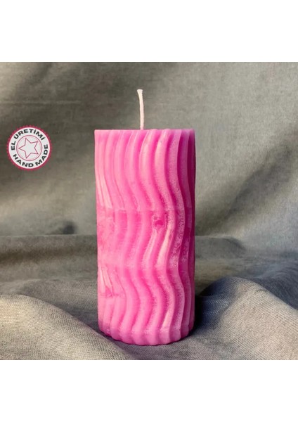 El Yapımı Dalgalı Tırtıklı Dekoratif Pembe Mum - 6 x 12 cm