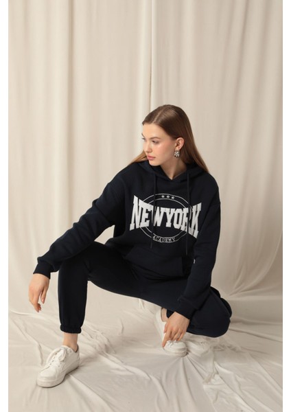 Üç Iplik Newyork Nakışlı Kadın Lacivert Sweat