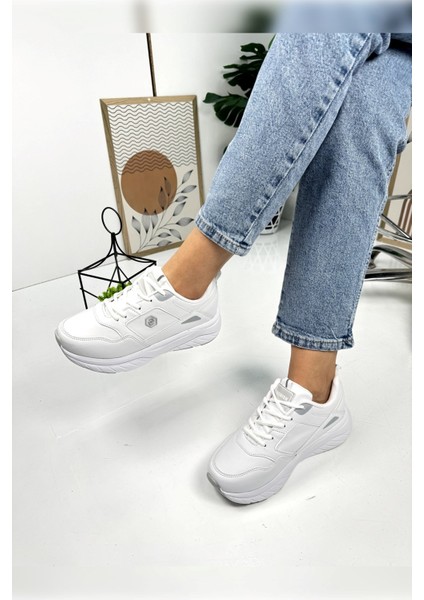 Günlük Kadın Sneaker Bağcıklı Oval Burunlu Kalın Desenli Taban Rahat Hafif Spor Ayakkabı 2110 modelleri