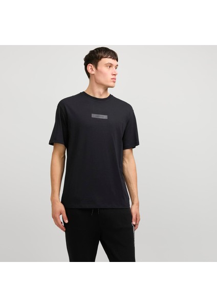 Erkek Gögüs Logo Baskili Tisört - Taka