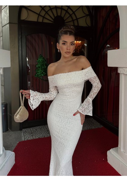 Madonna Yaka Tasarım Dantel Elbise