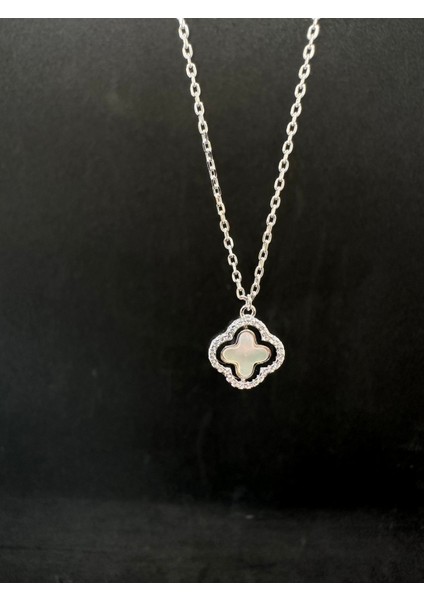 Ithal Kenarları Zirkon Taşlı Ortası Sedefli Yonca Gümüş Kadın Kolye modelleri