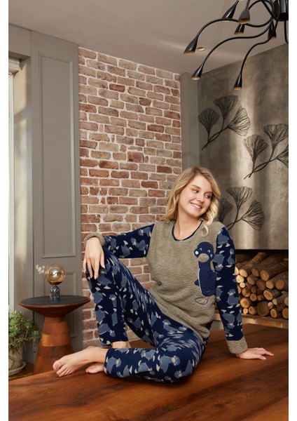 Kadın Regular Fit Desenli Bisiklet Yaka Kışlık Yumuşak Dokulu Polar Pijama Takımı