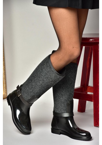 T858725204 Siyah Keçe Kumaş Detaylı Yağmur Çizmesi