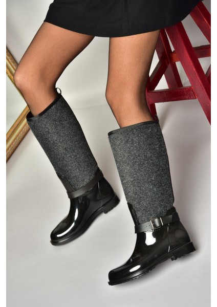 T858725204 Siyah Keçe Kumaş Detaylı Yağmur Çizmesi fırsatları