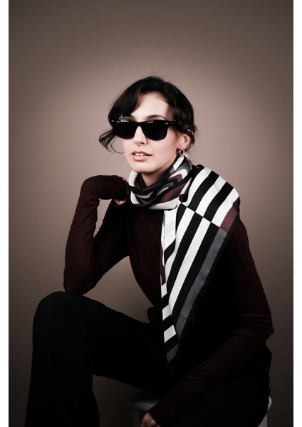 Siyah Bordo Geometrik Desenli Twill Ipek Eşarp